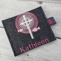 Gotteslobhülle|Carisma - made with love Set Gotteslobhülle strahlendes Kreuz mit Fische und Rosenkranztäschchen