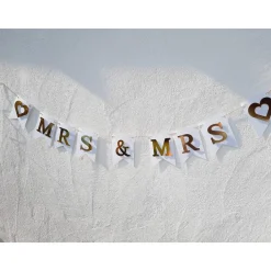 Best Super edle Girlande zur Hochzeit Mrs & Mrs in Gold und Weiß auf Wunsch personalisiert mit Wunschnamen #pride #lgbtq Hochzeitsgirlanden