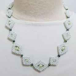Online „Sweet Mint Mirage – Handgefertigtes Collier zwischen Büro & Ball Brautschmuck