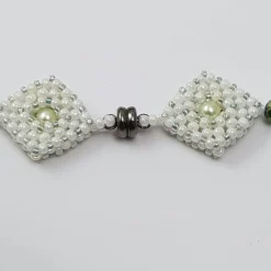 Online „Sweet Mint Mirage – Handgefertigtes Collier zwischen Büro & Ball Brautschmuck