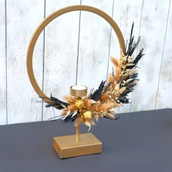 Discount Tisch Gesteck Trockenblumendeko Ringgesteck Tischloop Kreisgesteck goldfarbig schwarz Tischdekoration