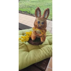 Best Tischdeko auf Baumscheibe Ostern Hase in Paillettentechnik Osterdeko