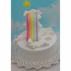 Tortendekoration|Tortendeko by Mona Tortenaufleger Fondant Geburtstag Tortendeko Regenbogenrutsche Wolkenland Einhorn