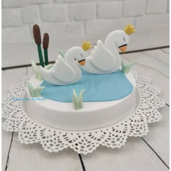 Tortendekoration|Tortendeko by Mona Tortendeko Tortentopper Zuckerfigur Schwanenkönig/ Königin See