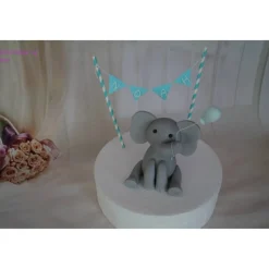 Tortendekoration|Tortendeko by Mona Tortendeko TortentopperTortenaufleger Fondant Zuckerfigur Geburt , Taufe
