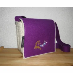Trachtentasche, Dirndltasche, Unikat, aus Wollfilz in hellmeliert und lila, bestickt mit Hirsch, Umhängetasche, Oktoberfest, handgemacht von Trachtentaschen
