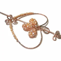 Best Tuchnadel celtic knot Herz 90 x 100 Millimeter mit Süßwasserperlen rosa Aluminium Farbe rosegold Muttertagsgeschenk Brautschmuck