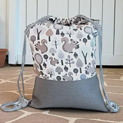 Turnbeutel, Rucksack grau mit Eichhörnchen Kinder Turnbeutel