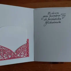 Outlet Verspielte Kommunionkarte Mädchen rosa weiß Glückwunschkarten