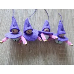 Baumschmuck|CreativBaer vier kleine Filzwichtel mit Glöckchen - lila-rosa-weiß