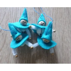 Best vier kleine Filzwichtel mit Glöckchen - türkis-weiß Baumschmuck