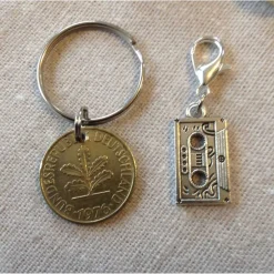 Best Vintage Geschenkset: Schlüsselanhänger mit alter Münze & Kassetten-Anhänger Geschenke