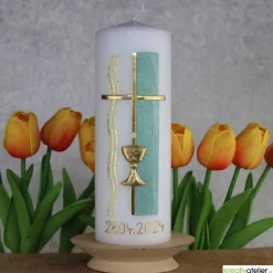 Online Weiße Konfirmationskerze mit Kelch und Kreuz – Gold verziert, personalisierbar Dekoration