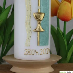 Online Weiße Konfirmationskerze mit Kelch und Kreuz – Gold verziert, personalisierbar Dekoration