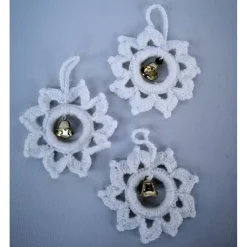 Outlet weißer gehäkelter Baumschmuck mit Glöckchen Baumschmuck