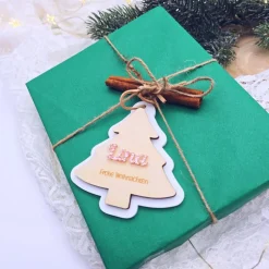 Sale Weihnachtsanhänger Holz personalisiert - Geschenkanhänger mit Name | personalisierte Geschenke Weihnachten | Baumschmuck Geschenkeanhänger