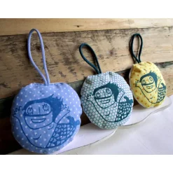 Baumschmuck|Cherry Bomb Berlin Weihnachtsbaumschmuck, Nadelkissen, Meerjungfrau, handgenäht und handbedruckt