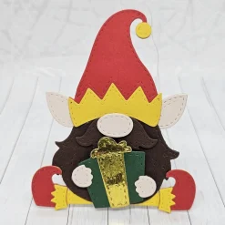 Discount Weihnachts-Geschenkbox "Wichtel-Elf & Gaben" | Handgemachte Verpackung mit Lichterkette und abnehmbarem Elf-Anhänger Geschenkverpackungen