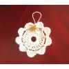 Best Weihnachts-Häkelkränzchen in weiß mit Perlen und Sternchen verziert Baumschmuck