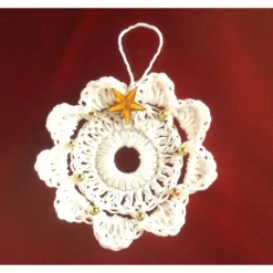 Best Weihnachts-Häkelkränzchen in weiß mit Perlen und Sternchen verziert Baumschmuck