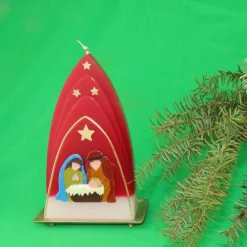 Online Weihnachtskerze personalisierbar – Kuppelmotiv rot-weiß mit Christkind, Maria und Josef, handgegossen Kerzen & Beleuchtung