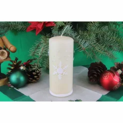 Best Weihnachtskerze personalisierbar – Winterkerze creme mit Schneeflocke, handverziert, festliche Deko oder Geschenk Kerzen & Beleuchtung