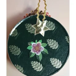 Weihnachtsaccessoires|MARIENWERKSTATT Weihnachtskrippe, handgemachte Weihnachtsdeko Heilige Familie, Weihnachtskunst in einer Spanschachtel