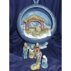 Outlet Weihnachtskugel mit Krippe zum hängen oder stellen. Maria ,Joseph,Christkind,Heilige 3 Könige Weihnachtsdeko