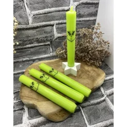 Online Weihnachtsmuffel Kerze | Grün mit Wasserschiebefolie | Stabkerze Kerzen & Beleuchtung