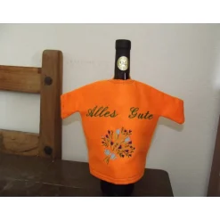Geschenkverpackungen|by Kati MFJ Weinkleid bzw. Weinshirt Geschenkverpackung einer Wein- oder Sektflasche mit personalisierbarer Stickerei