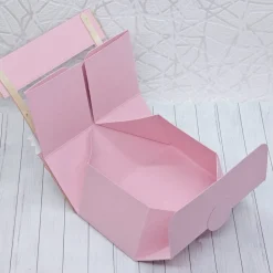 Outlet Wichtelbox „Prinzessin“ – Handgefertigte Geschenkbox mit abnehmbarem Wichtel-Anhänger, verziert mit goldenen Ornamenten Geschenkverpackungen