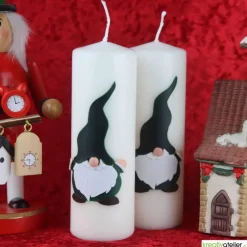 Outlet Wichtelkerze in elfenbein, Stumpenkerze mit Weihnachtswichtel, personalisierbar, Wichtelgeschenk Kerzen & Beleuchtung