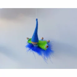 Wichtel-Zwerg auf Feder, Geschenk Geburt, Taufe, Frühlings-Deko Geschenke