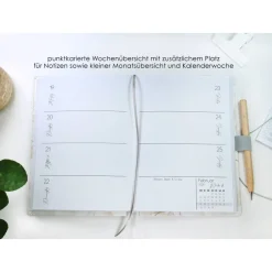 Geschenke|my-own-story Wochenkalender & Terminplaner 2026 A5 mit vielen Extras personalisiert botanisch Pflanzen Blätter grün