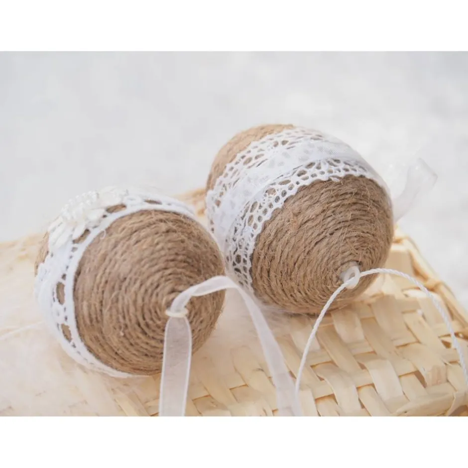 2x  OSTEREIER, Vintage- und Landhausstil, beige/weiß, Spitzenbänder, ca 6 cm Ostereier