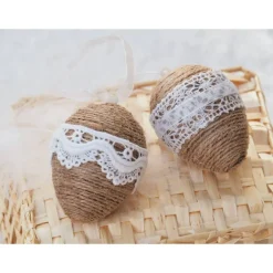 2x  OSTEREIER, Vintage- und Landhausstil, beige/weiß, Spitzenbänder, ca 6 cm Ostereier