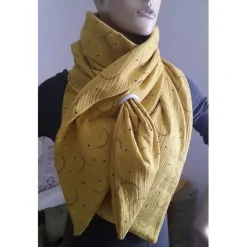 Accessoires|Marja's bunte Maschen XXL Dreiecktuch  / Musselin Double Gauze / Senfgelb mit Regenbögen / Schaltuch / Halstuch/ Wickelschal/ Loop