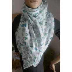 Accessoires|Marja's bunte Maschen XXL Dreiecktuch  / Musselin Double Gauze / Weiß mit Blüten und Blättern / Schaltuch / Halstuch/ Wickelschal/ Loop
