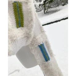 Best XXL Schal Snowfall handgefertigt – Boho Winterschal aus Merino-Mix, Granny Squares, Weiß-Blau-Grün, Einzelstück Frühling